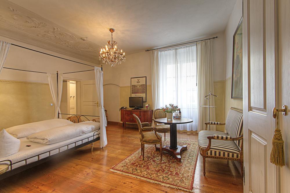 Hotel Orphee - Grosses Haus Регенсбург Екстер'єр фото