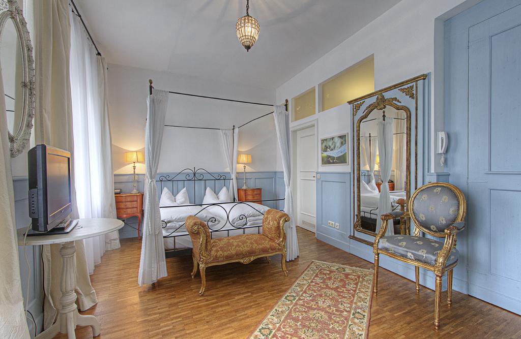 Hotel Orphee - Grosses Haus Регенсбург Екстер'єр фото